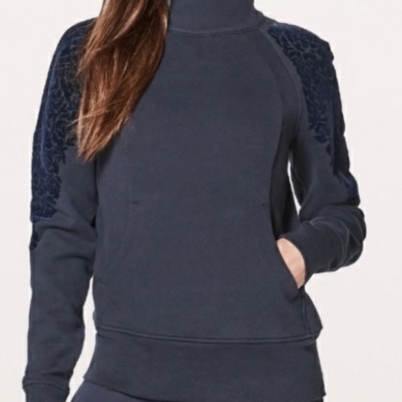 Lululemon sweatshirt - Picture 13 of 14